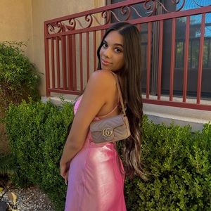 Meet your Posher, Maya